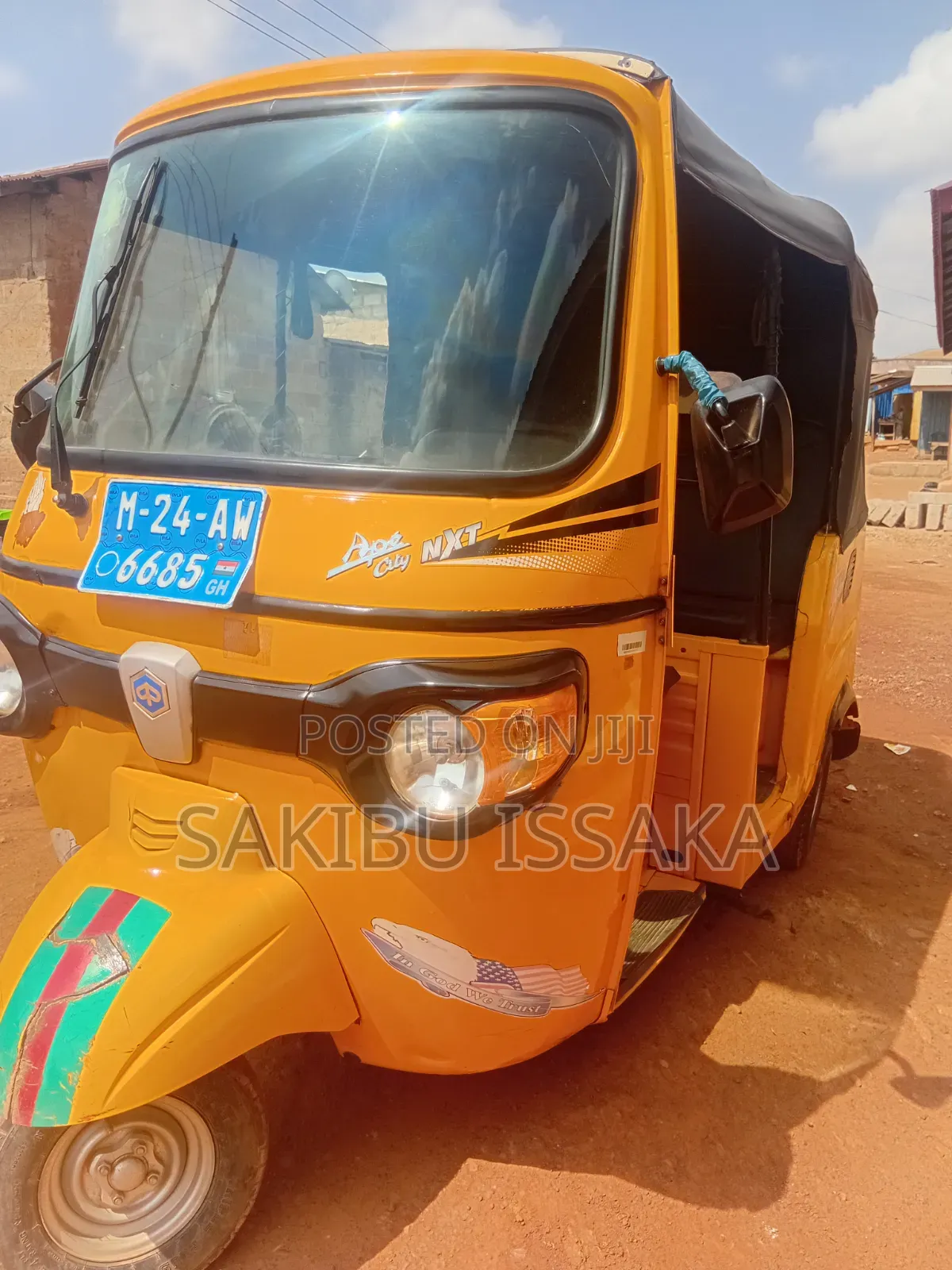Piaggio 2024 Yellow