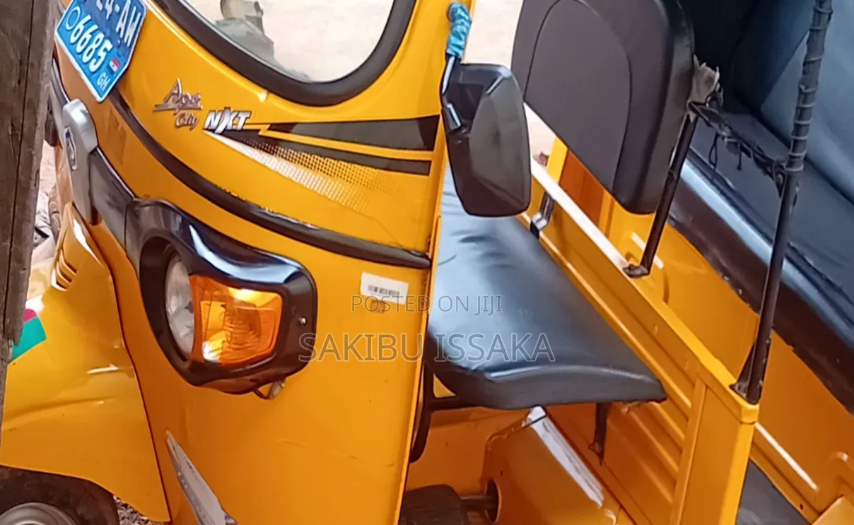 Piaggio 2024 Yellow