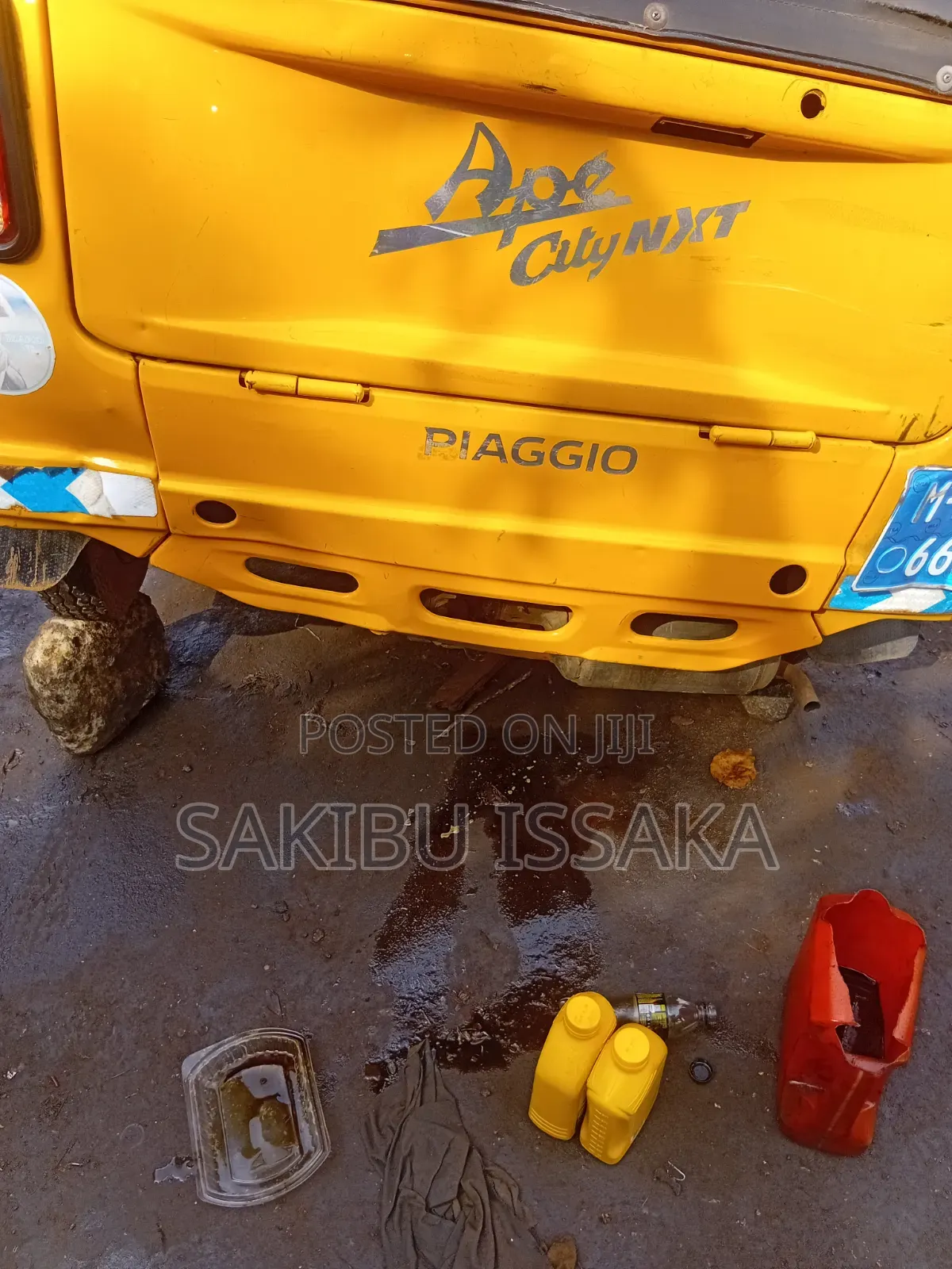 Piaggio 2024 Yellow