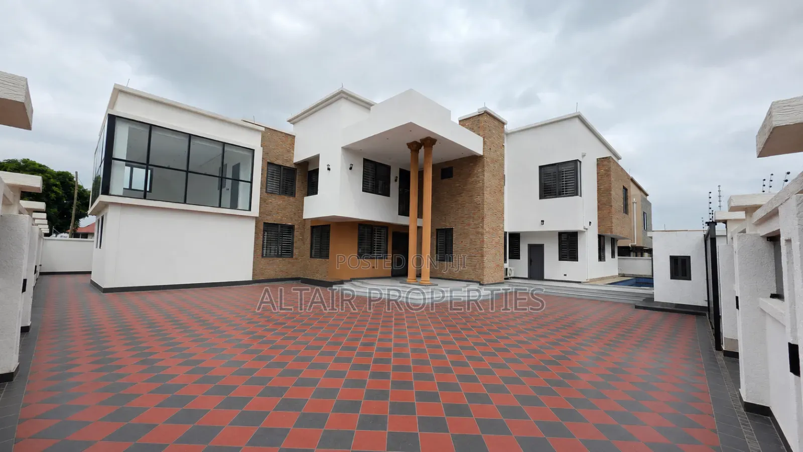 5bdrm House in East Legon, Accra Metropolitan for sale