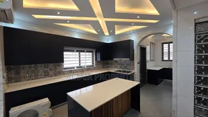 5bdrm House in East Legon, Accra Metropolitan for sale