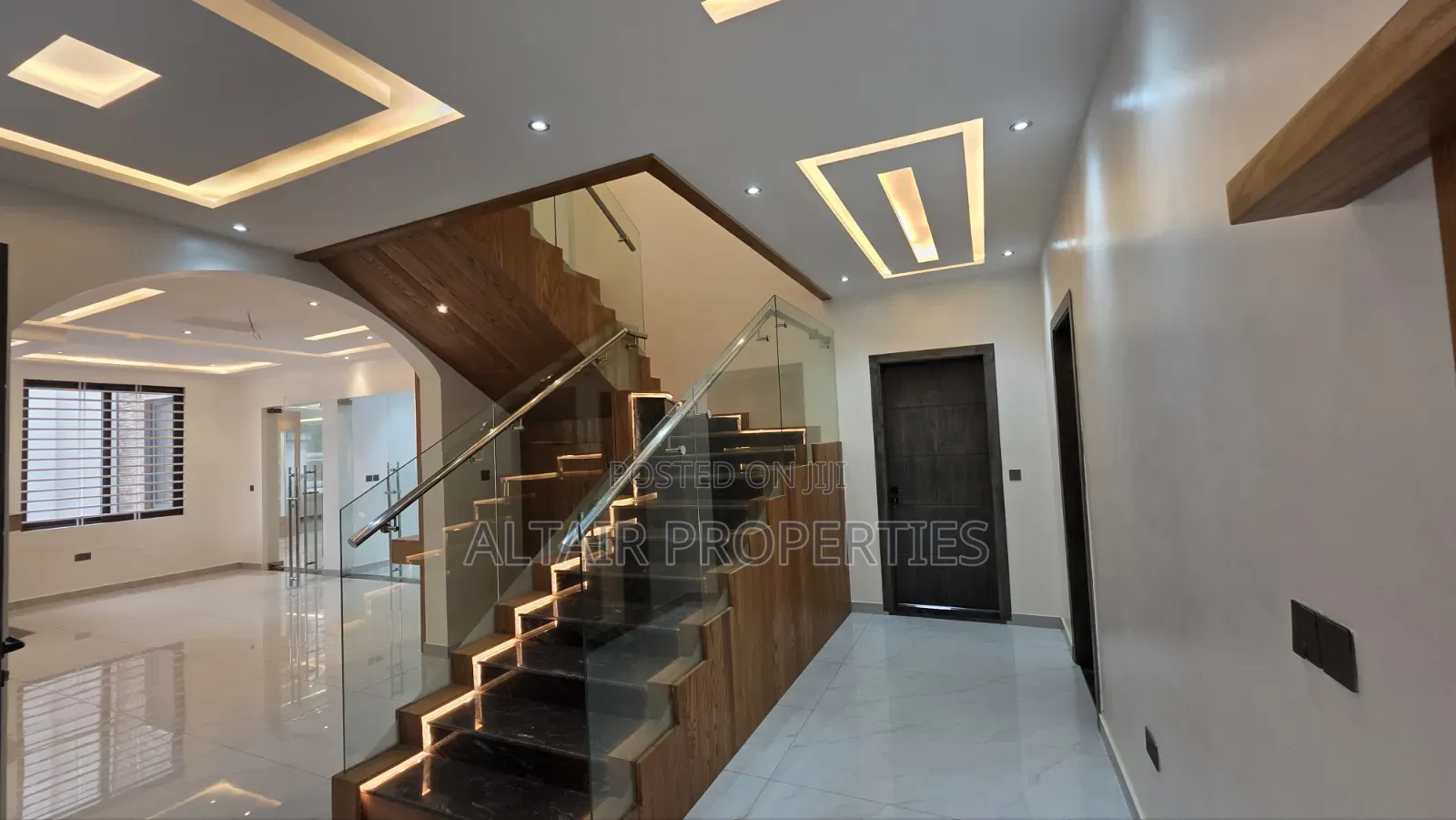 5bdrm House in East Legon, Accra Metropolitan for sale