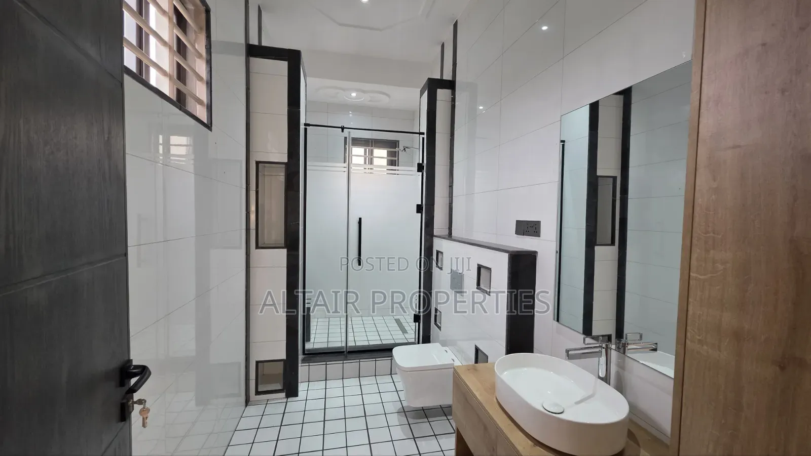 5bdrm House in East Legon, Accra Metropolitan for sale