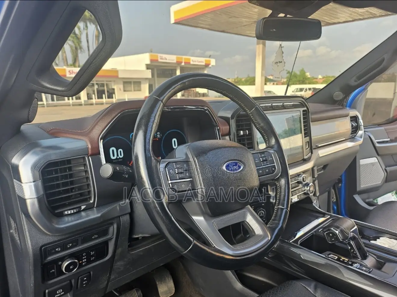 Ford E-150 2022 Blue