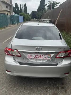 Toyota Corolla LE 4dr Sedan (1.8L 4cyl 4A) 2011 Silver