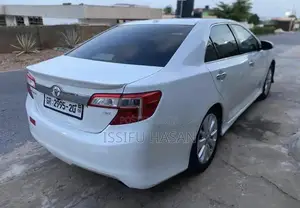 Toyota Corolla LE 4dr Sedan (1.8L 4cyl 4A) 2013 White