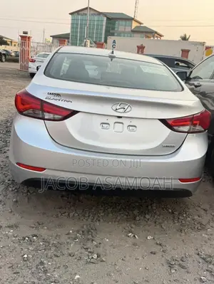 Hyundai Elantra 2015 Silver