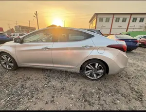 Hyundai Elantra 2015 Silver