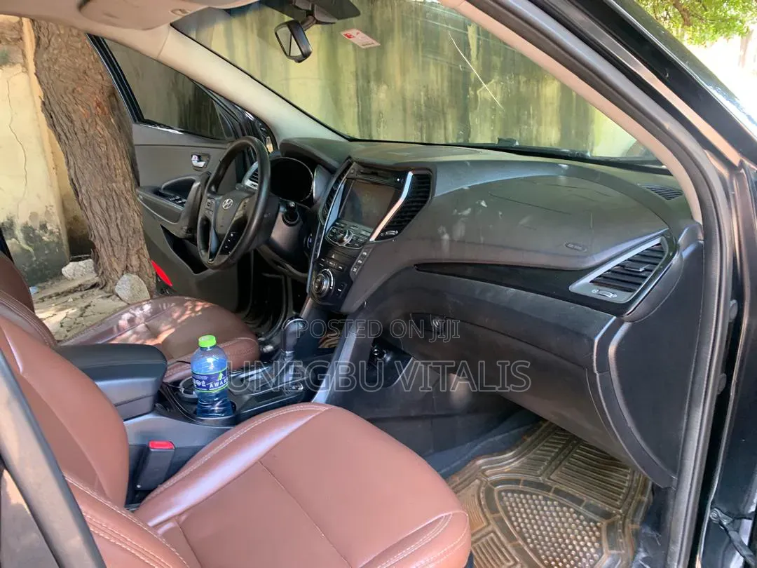 Hyundai Santa Fe 2016 Black