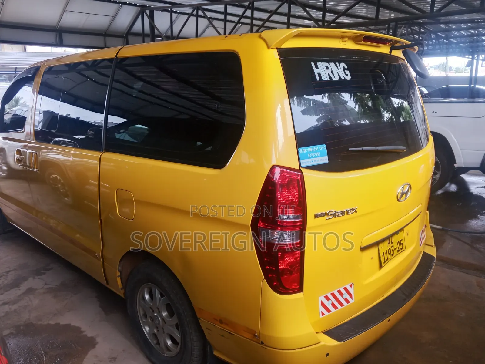 Hyundai Starex 2014 Yellow