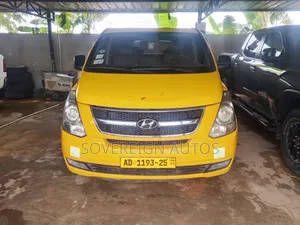 Hyundai Starex 2014 Yellow
