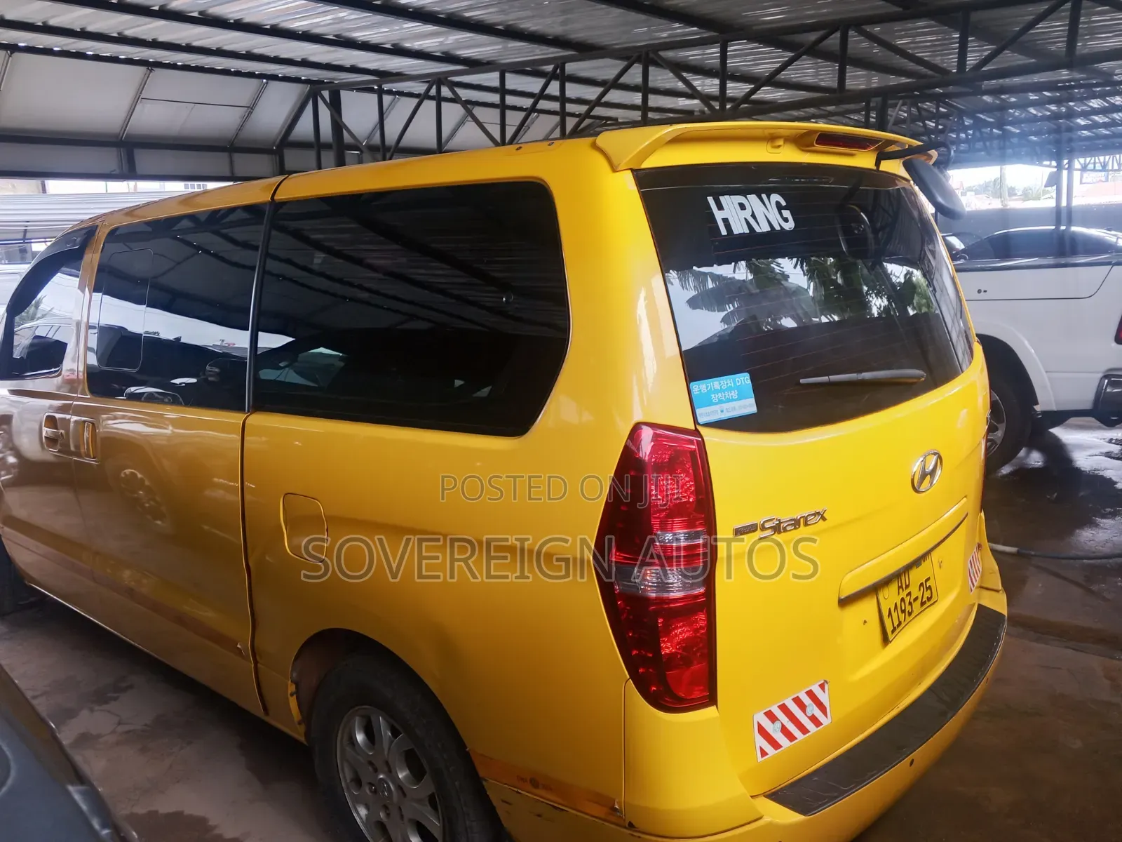 Hyundai Starex 2014 Yellow
