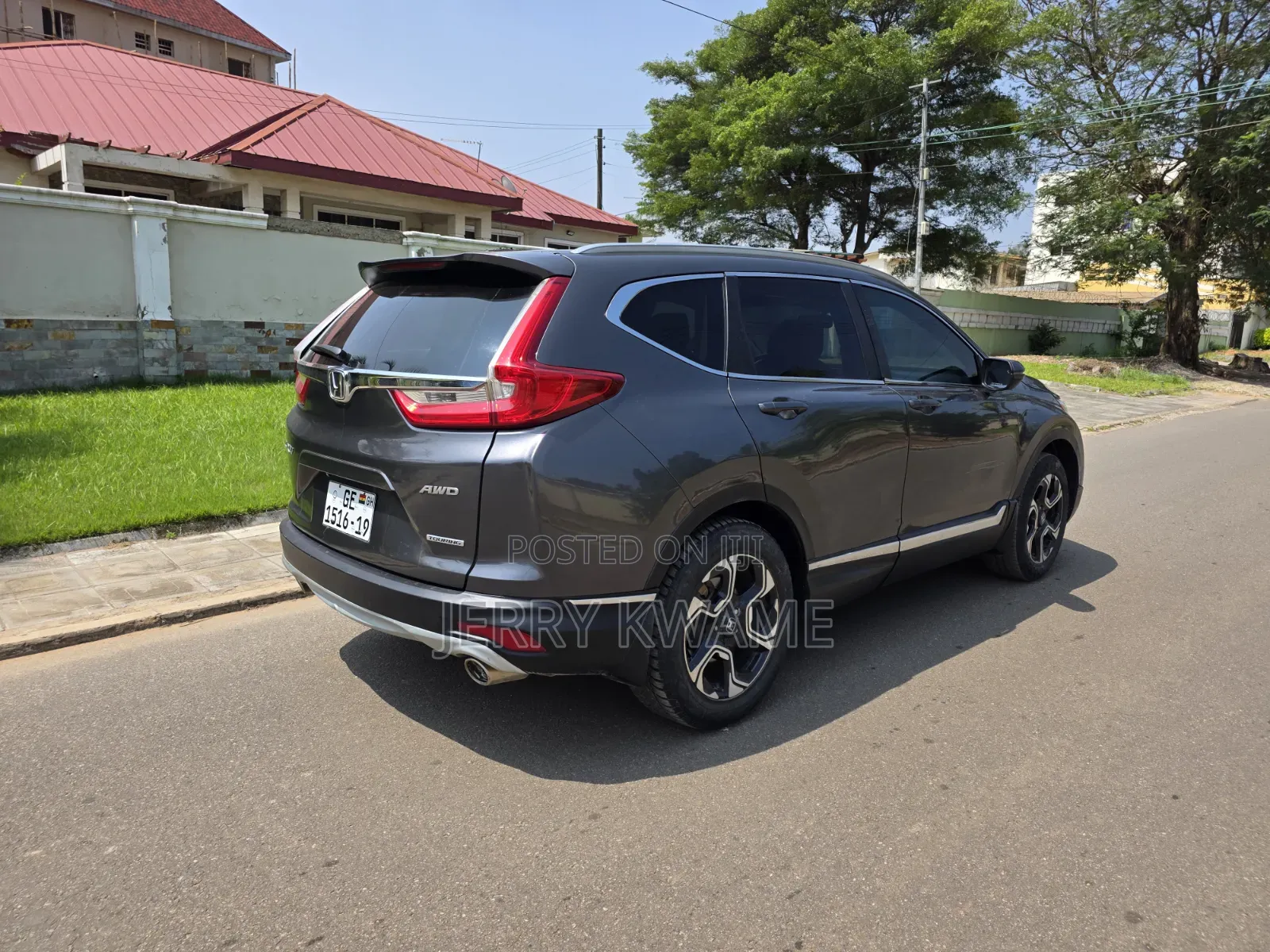 Honda CR-V Touring 4dr SUV AWD (1.5L 4cyl CVT) 2017 Gray