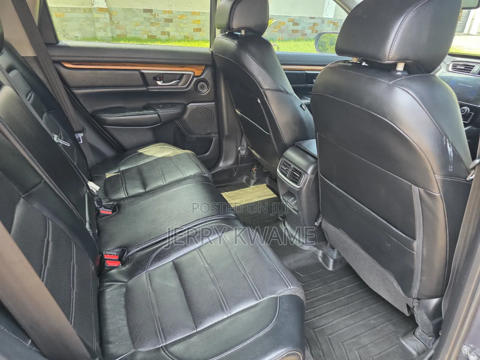 Honda CR-V Touring 4dr SUV AWD (1.5L 4cyl CVT) 2017 Gray