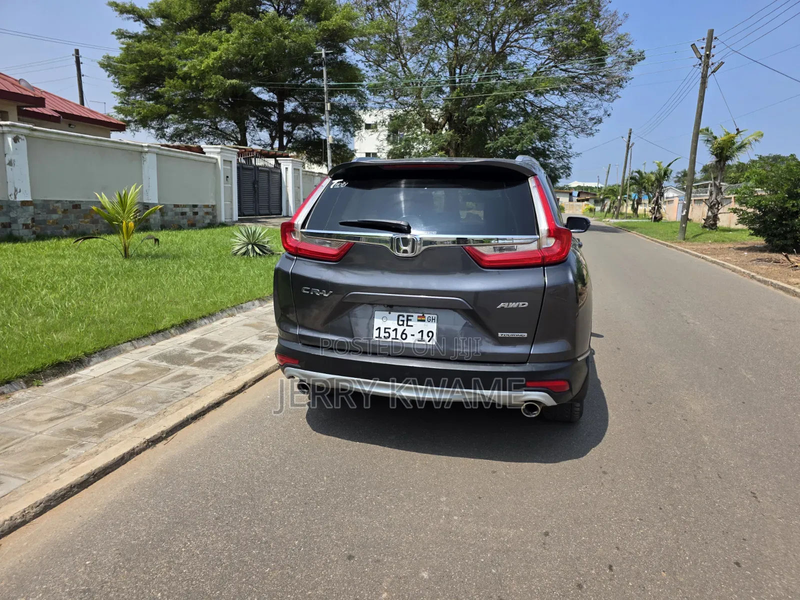 Honda CR-V Touring 4dr SUV AWD (1.5L 4cyl CVT) 2017 Gray