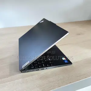 Laptop Lenovo Thinkpad E16 G1 16GB Intel Core i5 SSD 256GB