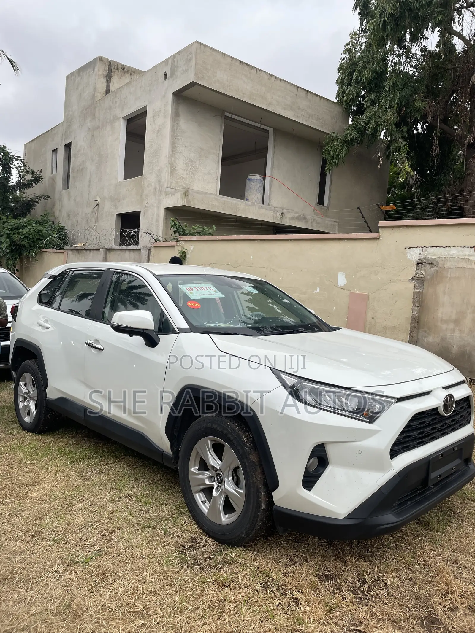Toyota RAV4 2021 White