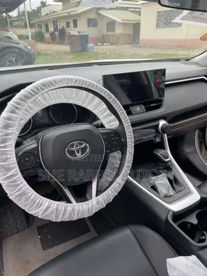 Toyota RAV4 2021 White