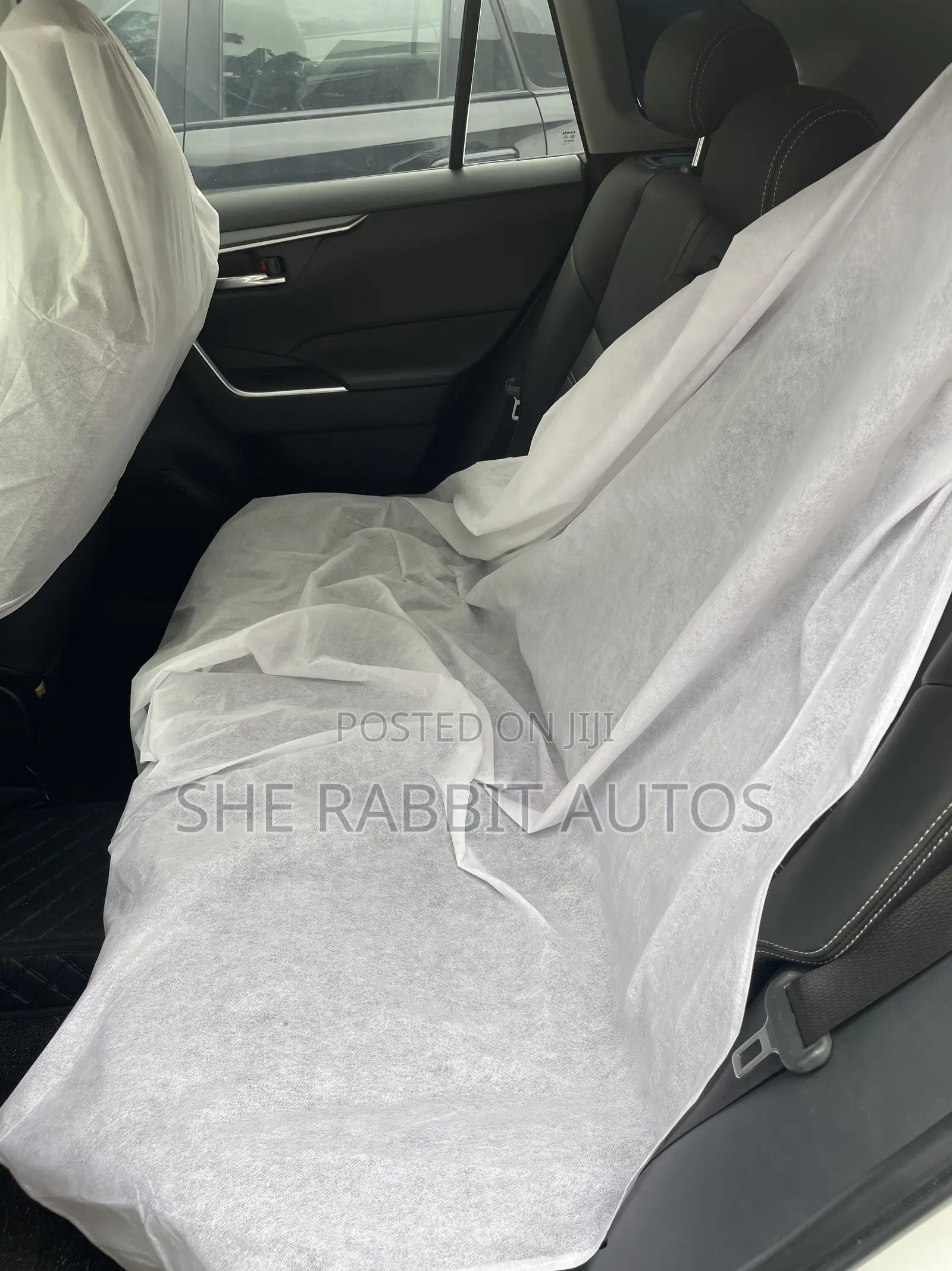 Toyota RAV4 2021 White