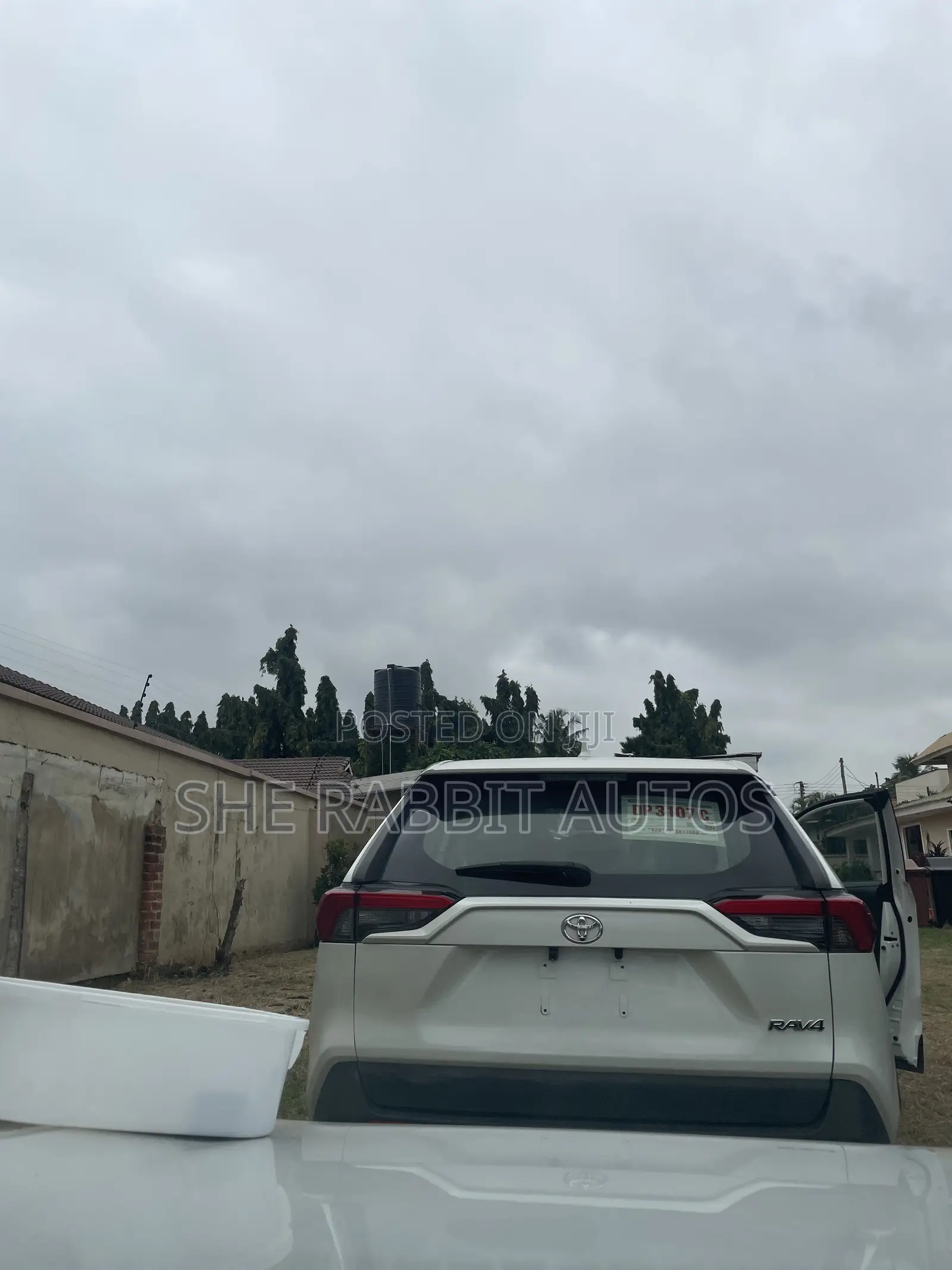 Toyota RAV4 2021 White