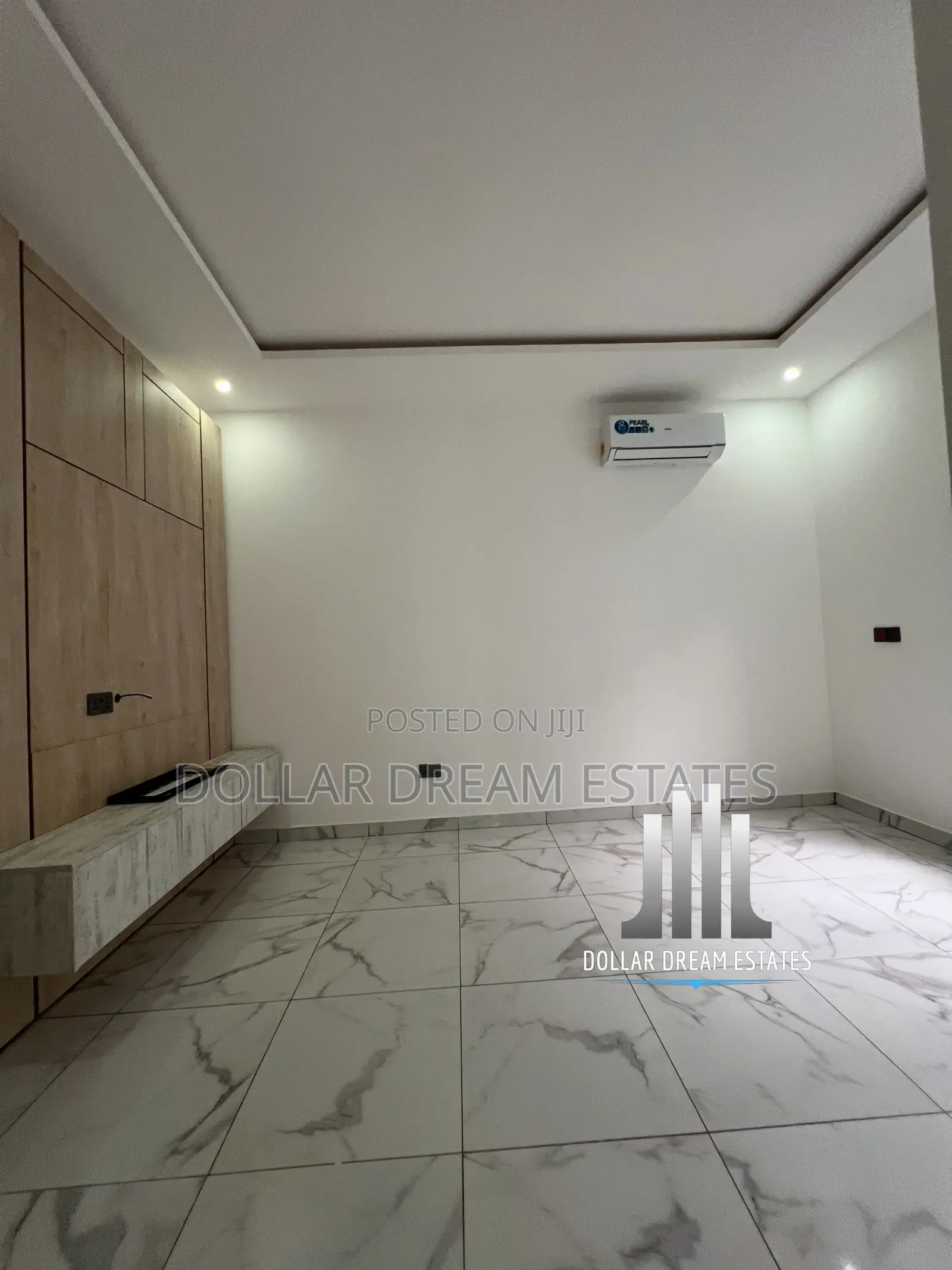 5bdrm House in Ashaley Botwe for sale