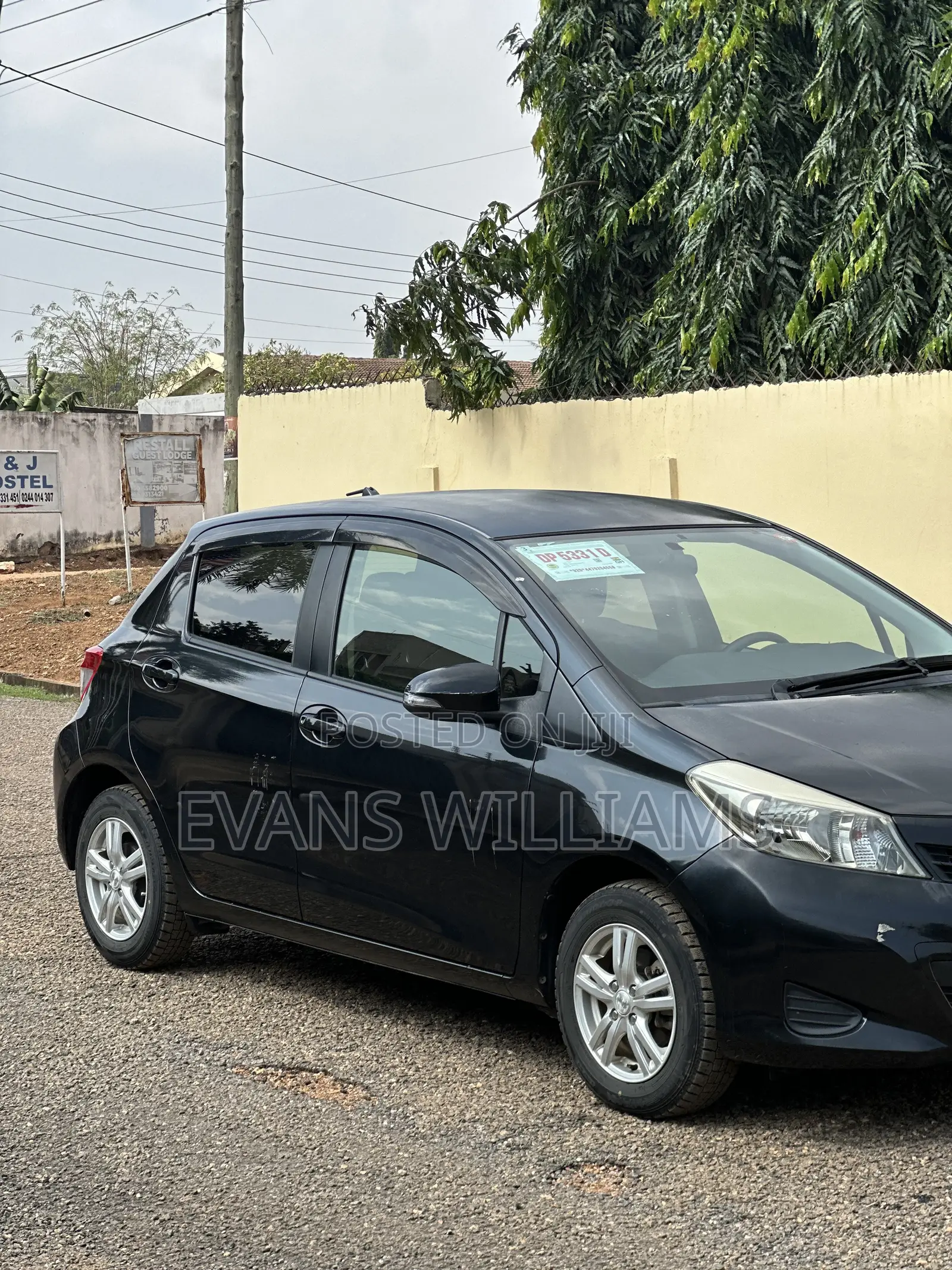 Toyota Vitz 1.3 FWD 5dr 2014 Black