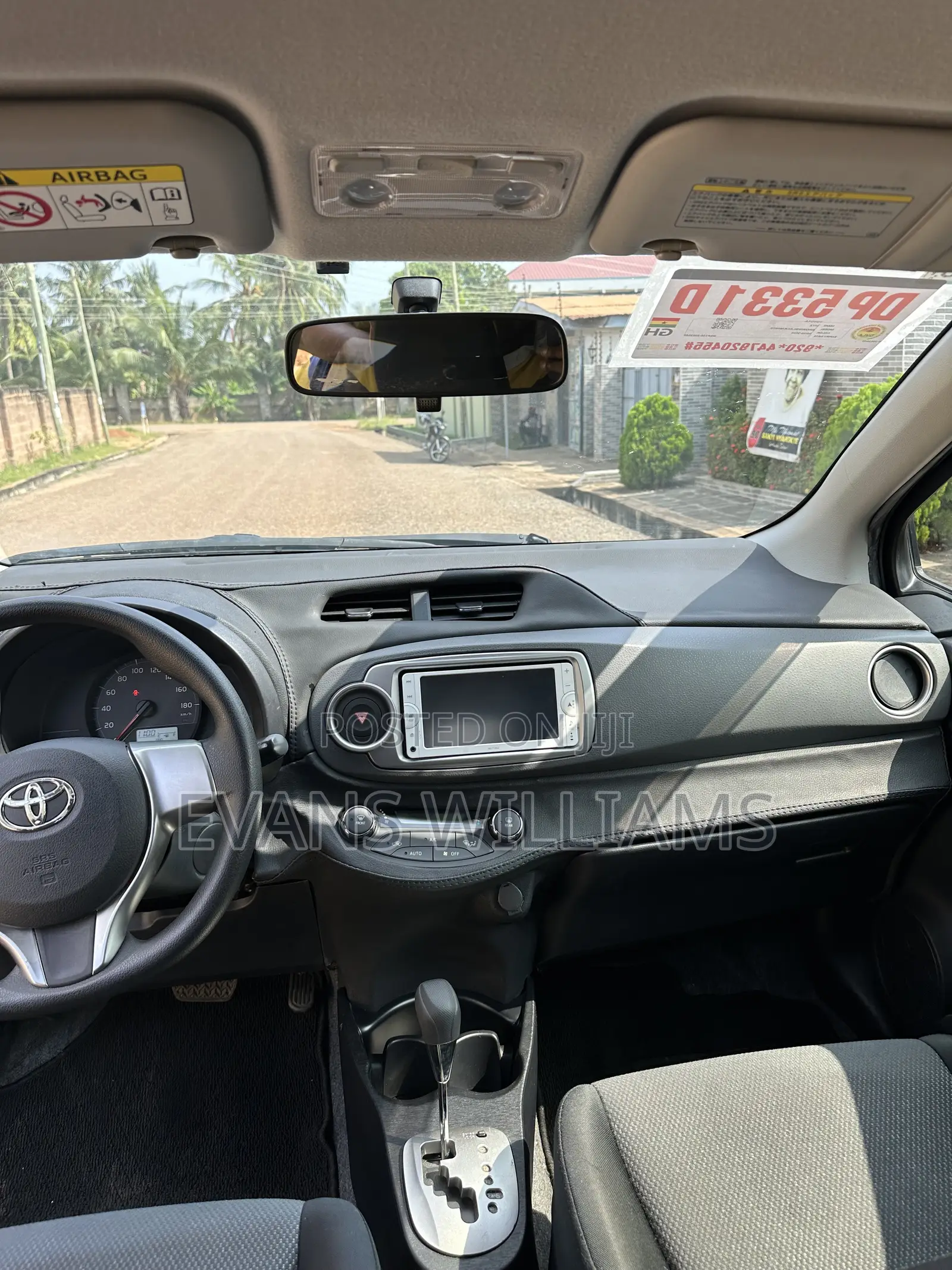 Toyota Vitz 1.3 FWD 5dr 2014 Black
