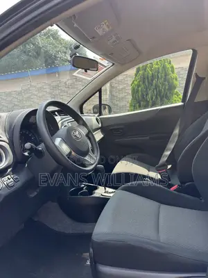 Toyota Vitz 1.3 FWD 5dr 2014 Black