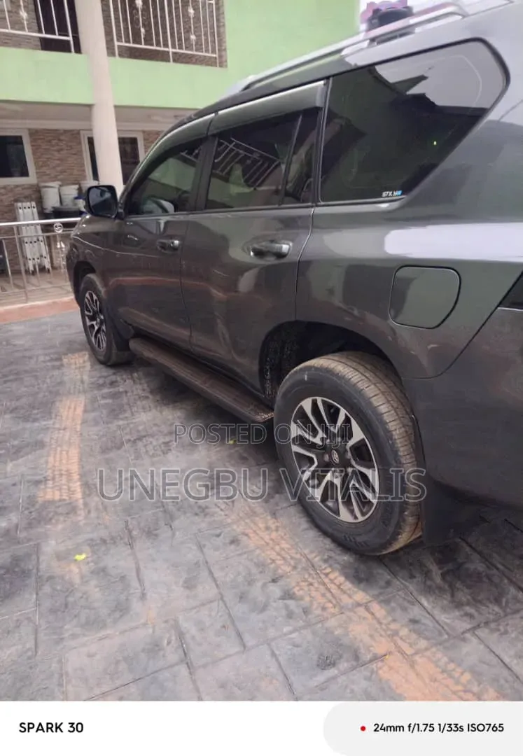 Toyota Land Cruiser Prado 2017 Gray