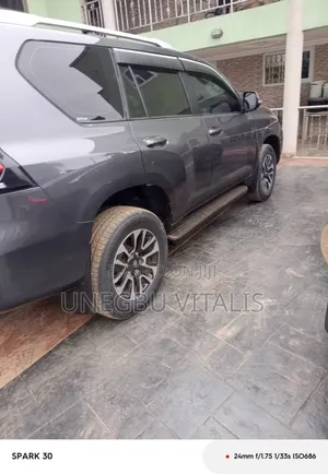 Toyota Land Cruiser Prado 2017 Gray