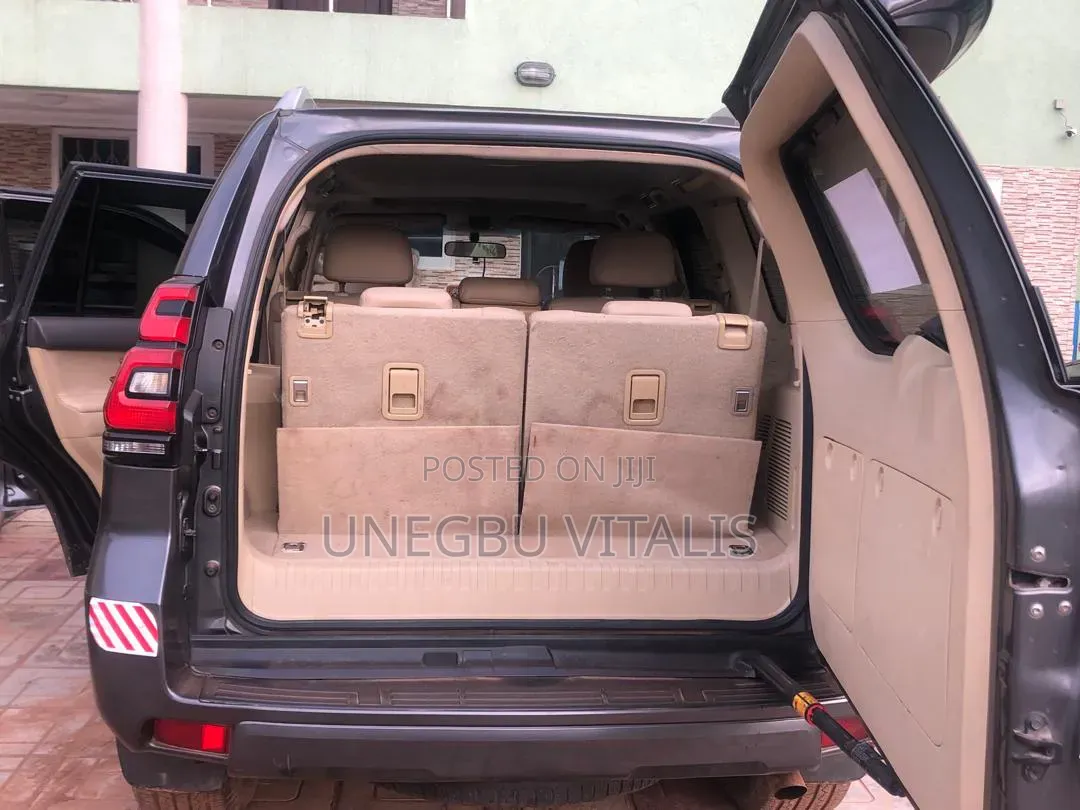 Toyota Land Cruiser Prado 2017 Gray