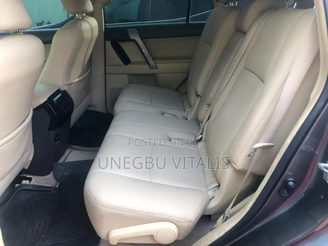 Toyota Land Cruiser Prado 2017 Gray