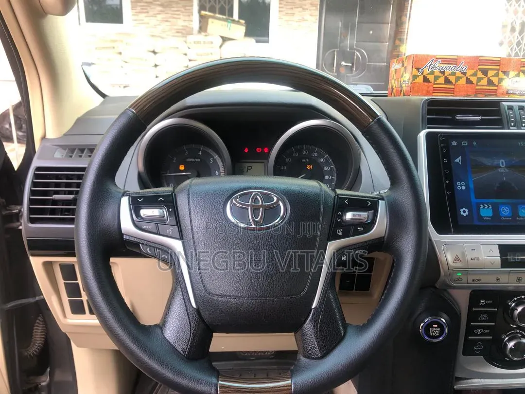 Toyota Land Cruiser Prado 2017 Gray