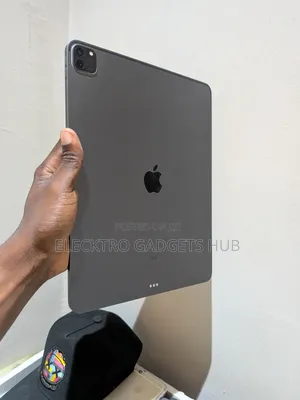 Apple iPad Pro 12.9 (2022) 256 GB Gray