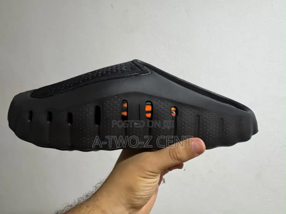 SELLING Authentic Nike Mind Mule