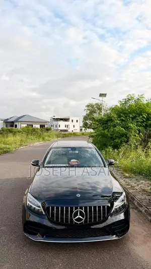 Mercedes-Benz C300 2020 Black