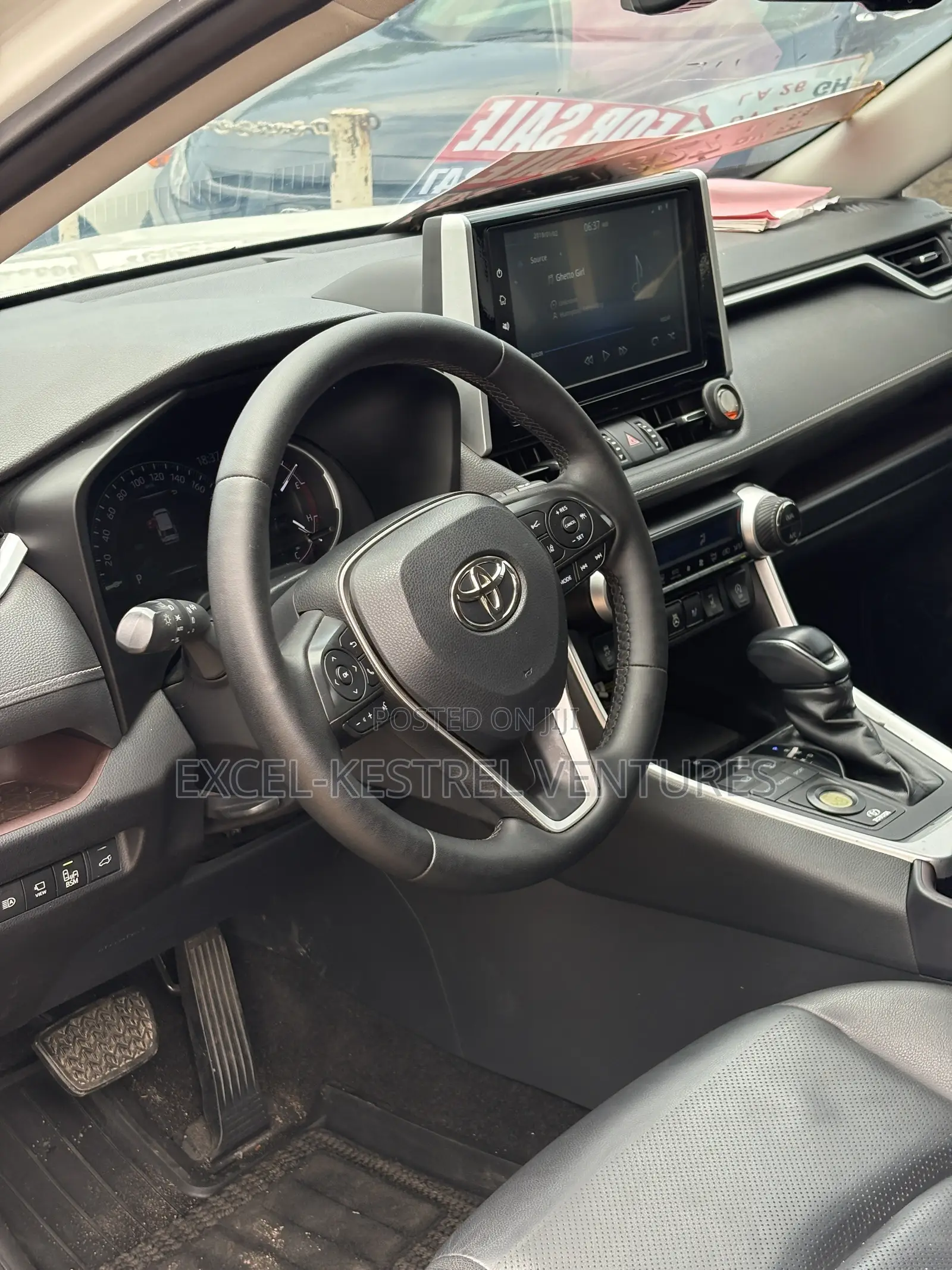 Toyota RAV4 XLE Premium FWD 2020 Pearl