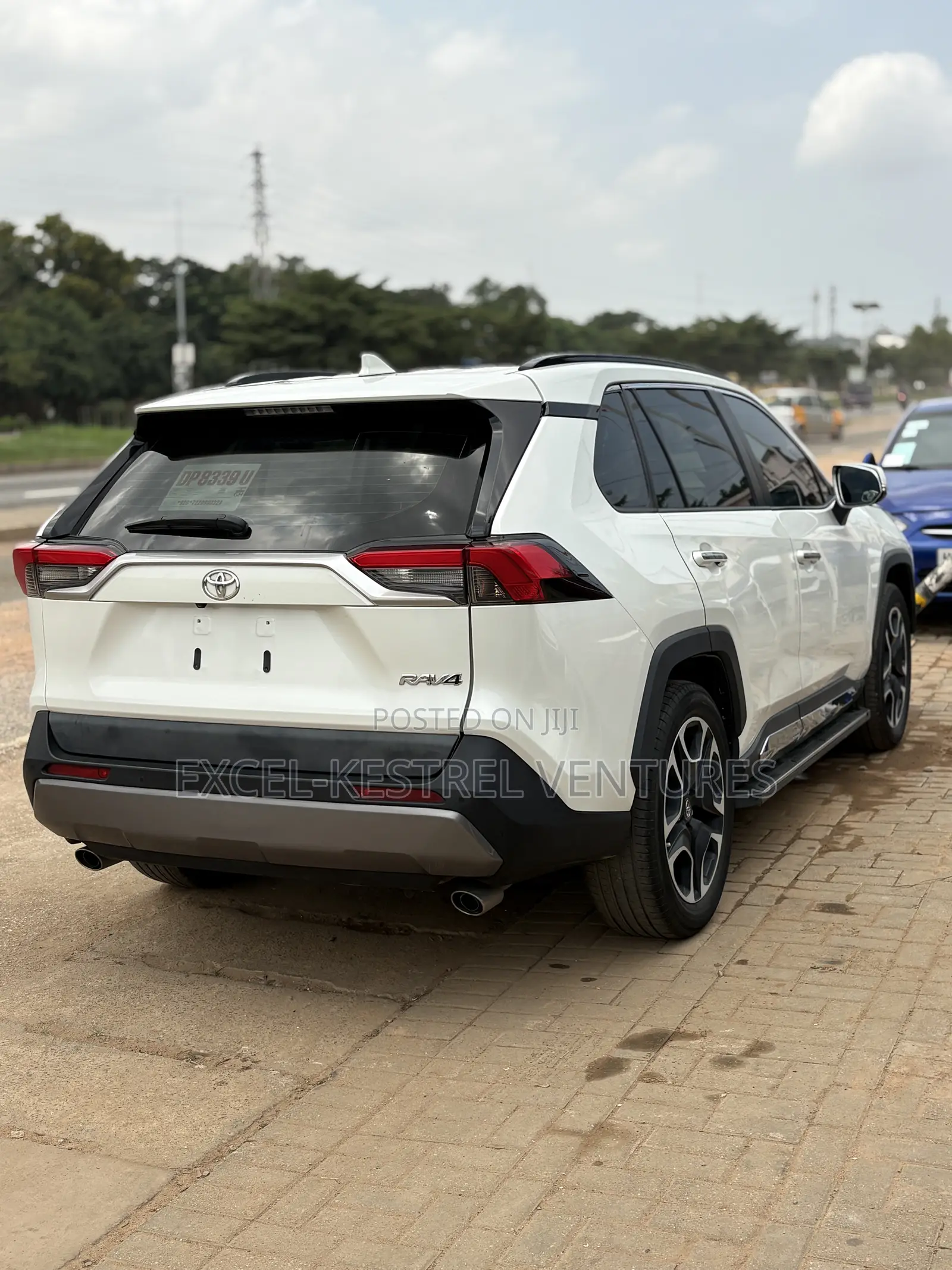 Toyota RAV4 XLE Premium FWD 2020 Pearl