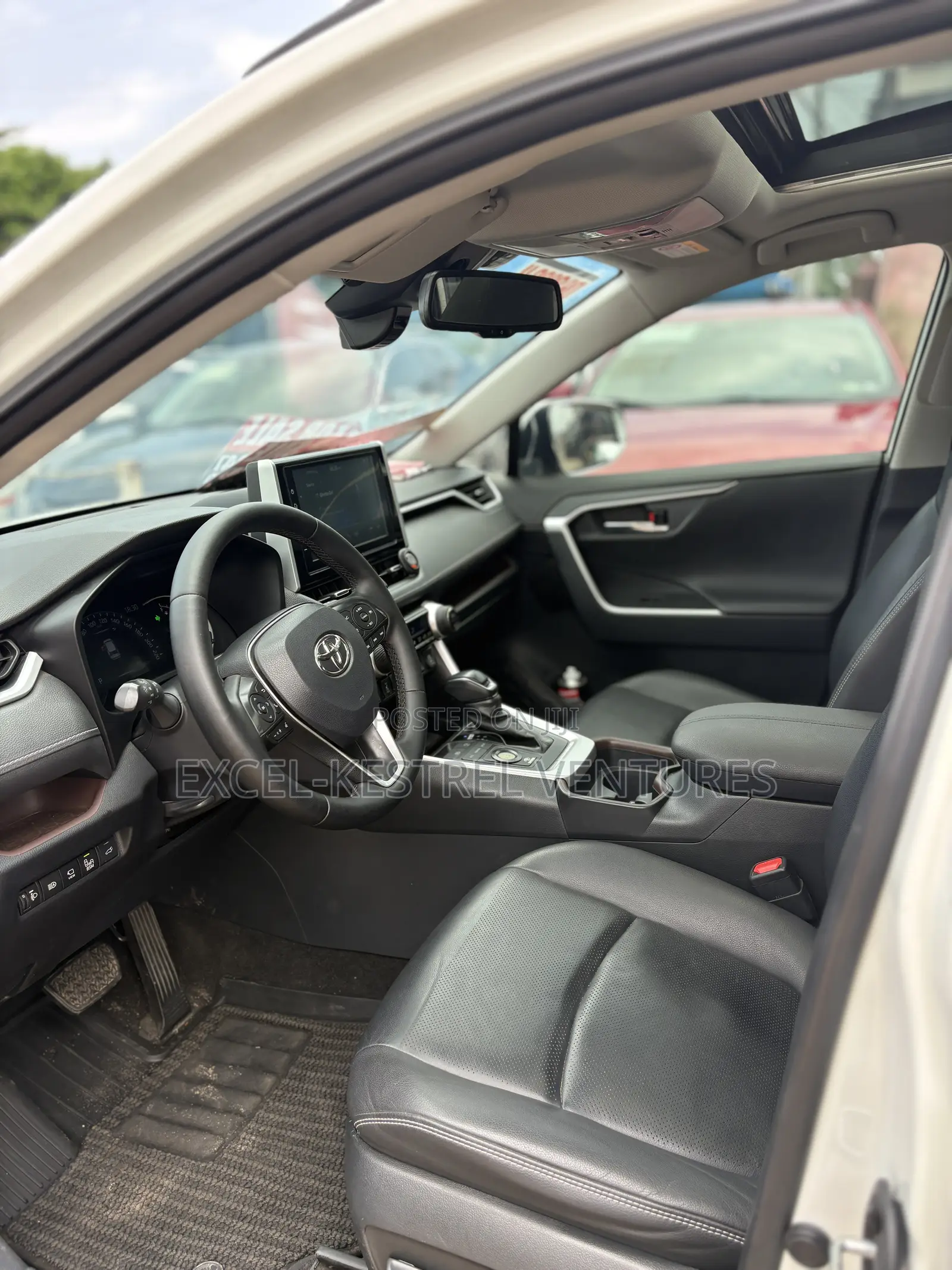 Toyota RAV4 XLE Premium FWD 2020 Pearl