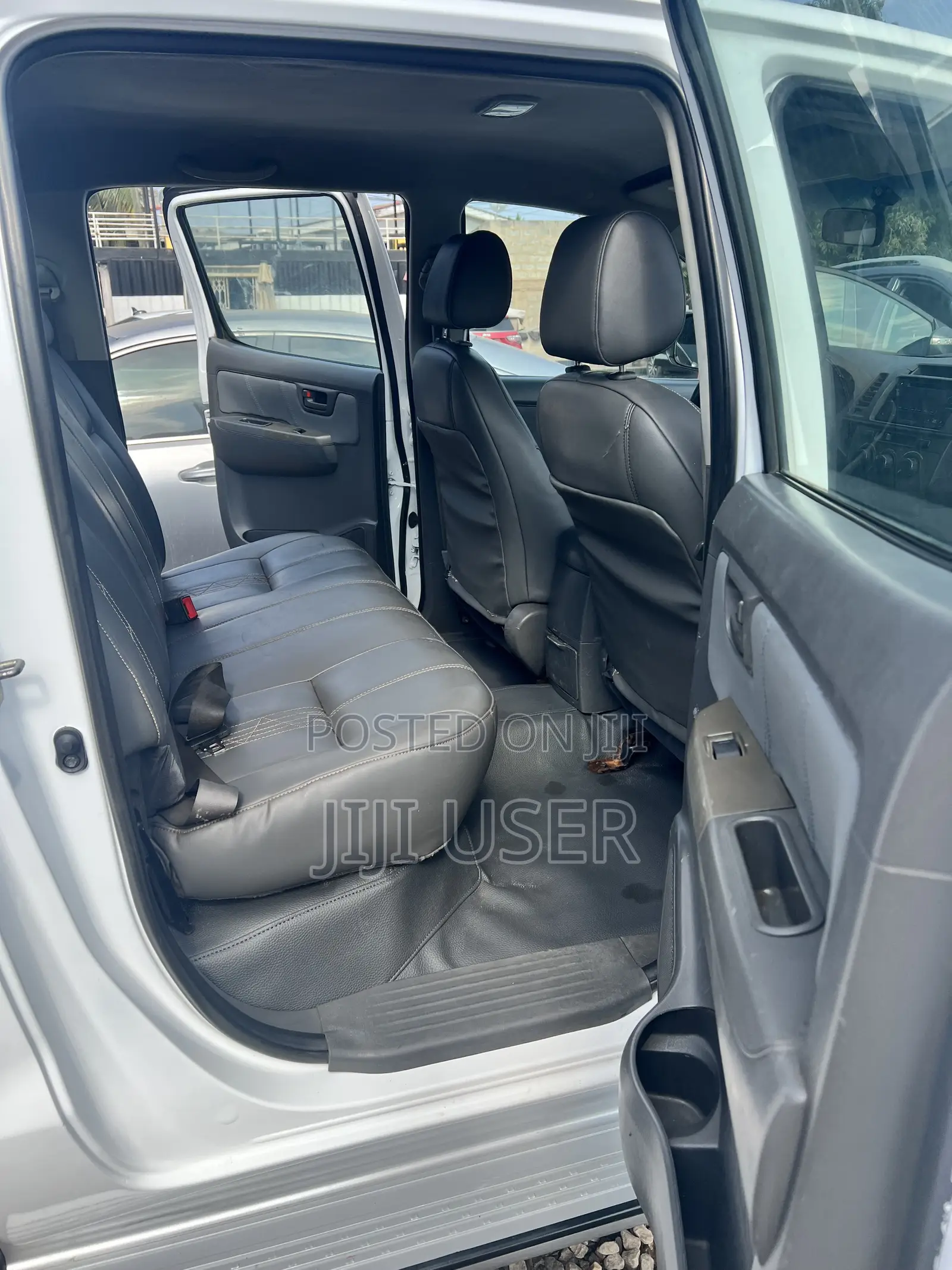 Toyota Hilux 2012 White
