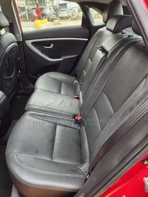 Hyundai Elantra 2015 Red