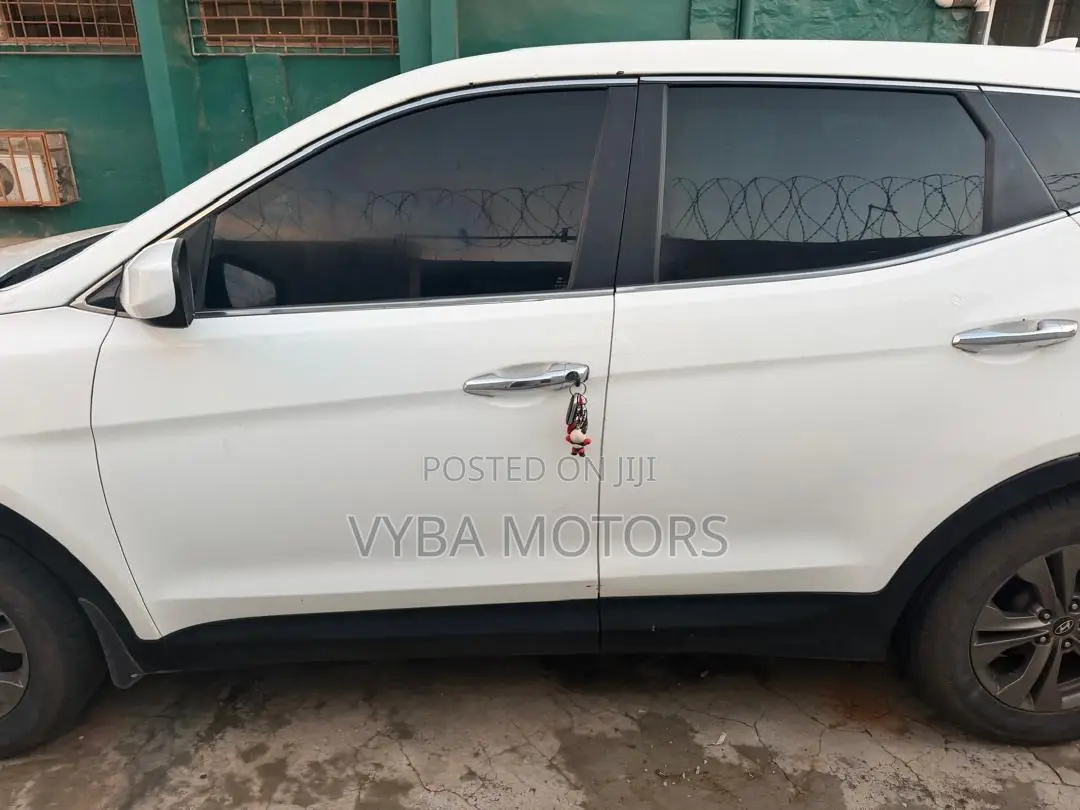 Hyundai Santa Fe 2014 White