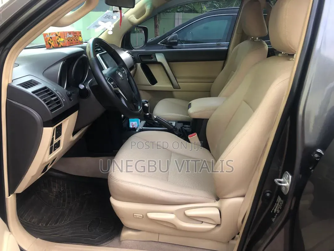 Toyota Land Cruiser Prado 2017 Gray