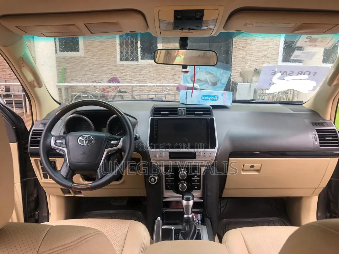 Toyota Land Cruiser Prado 2017 Gray