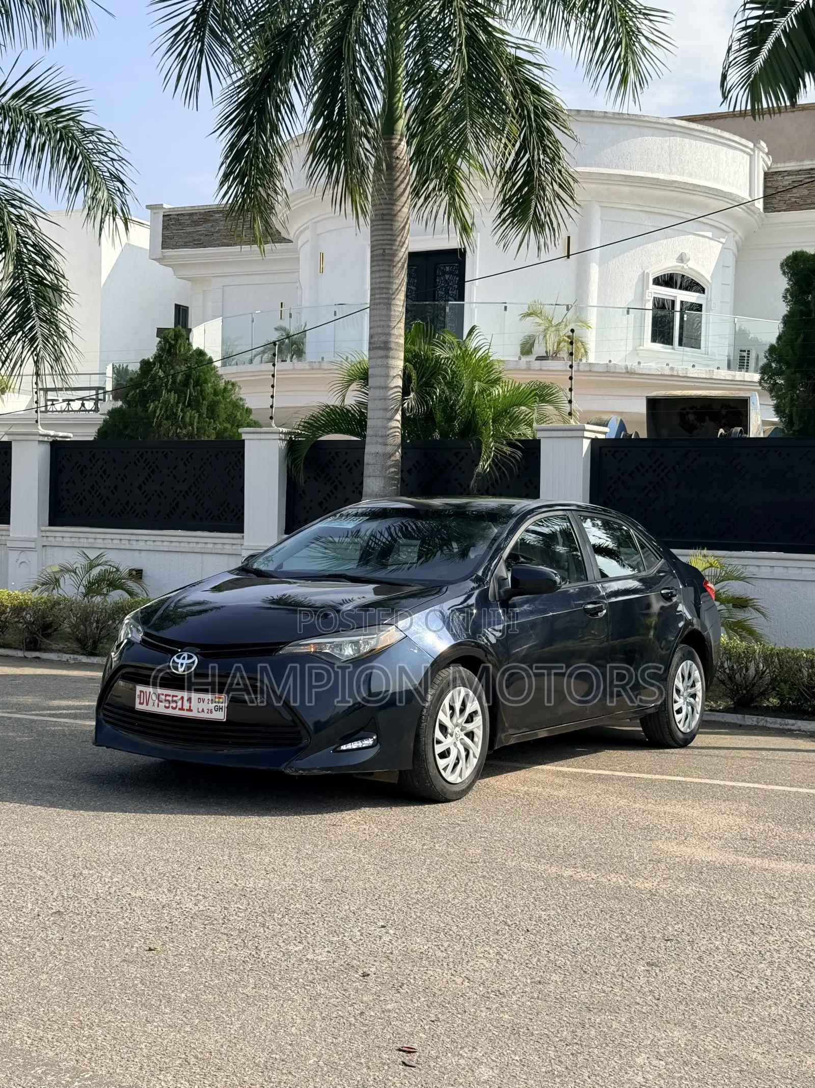 Toyota Corolla LE Eco (1.8L 4cyl 2A) 2018 Black