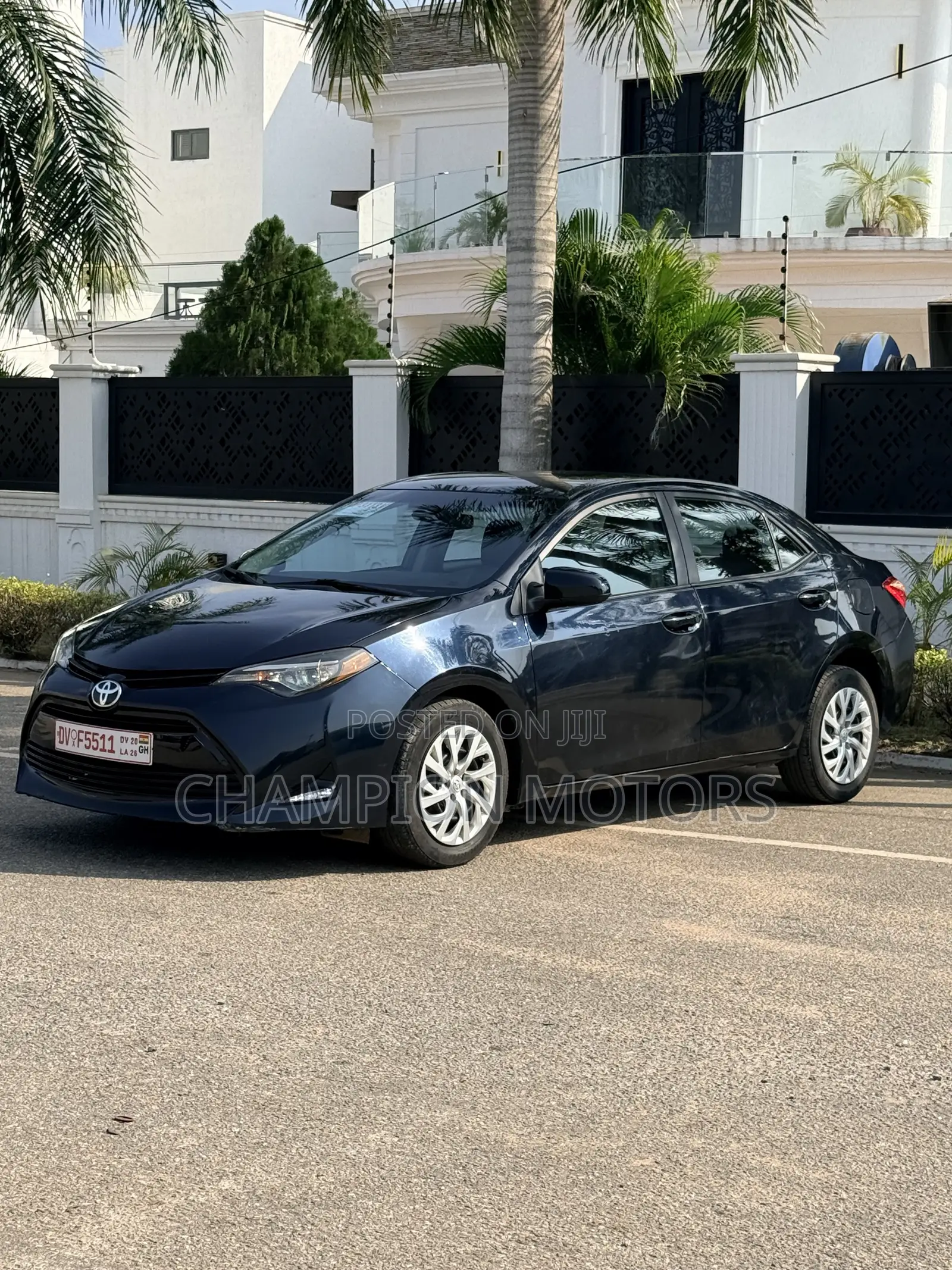 Toyota Corolla LE Eco (1.8L 4cyl 2A) 2018 Black