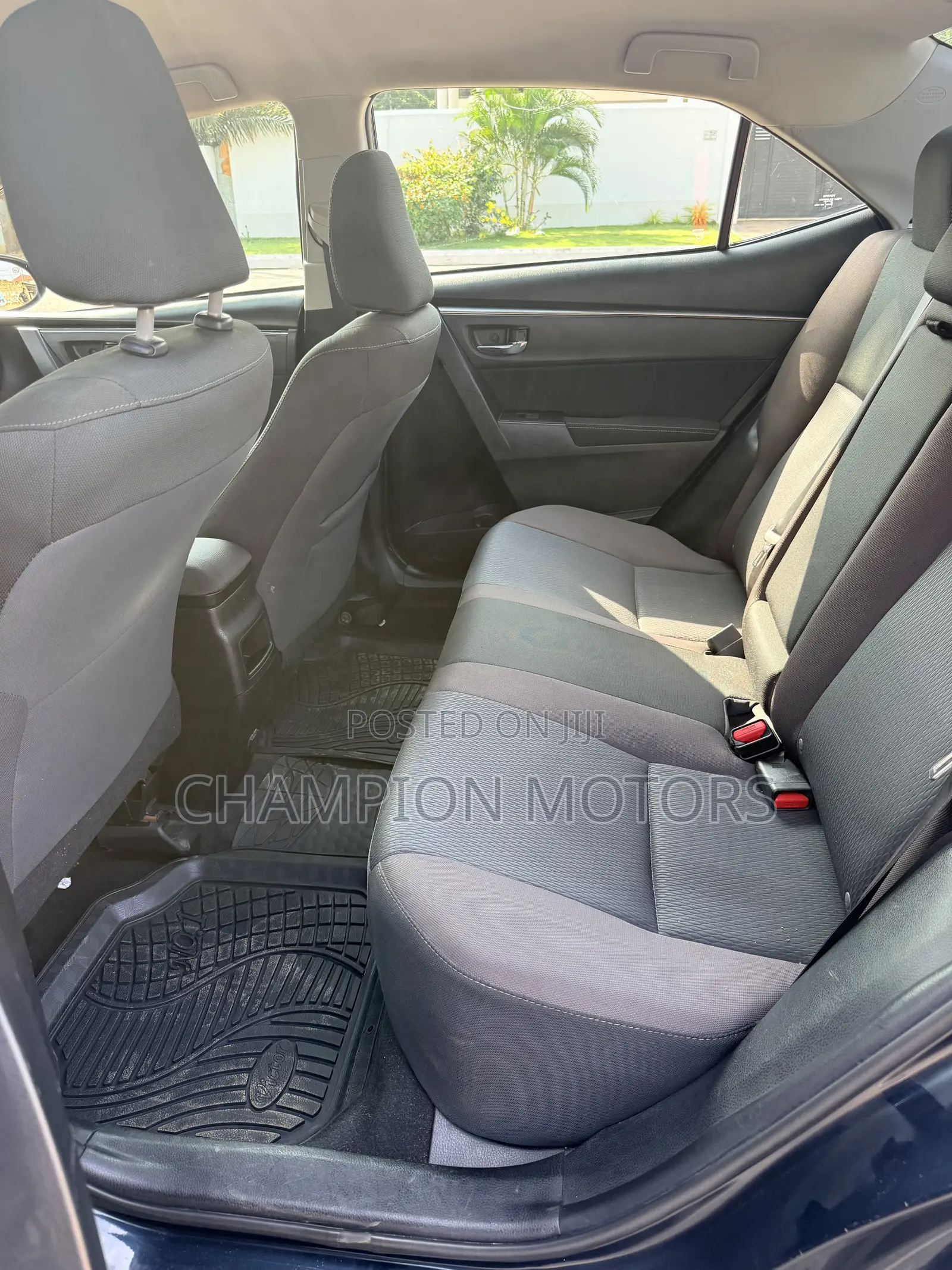 Toyota Corolla LE Eco (1.8L 4cyl 2A) 2018 Black