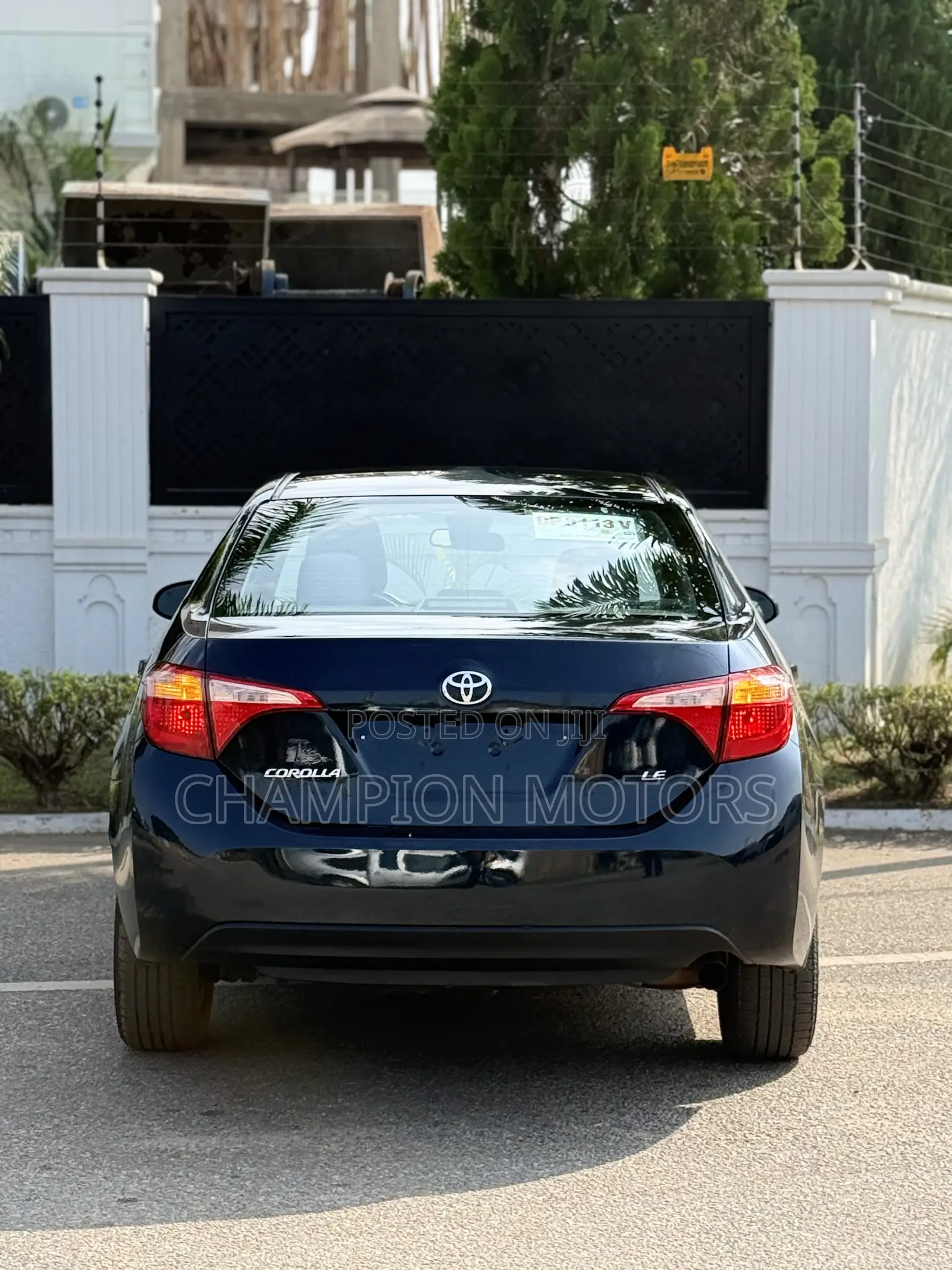 Toyota Corolla LE Eco (1.8L 4cyl 2A) 2018 Black