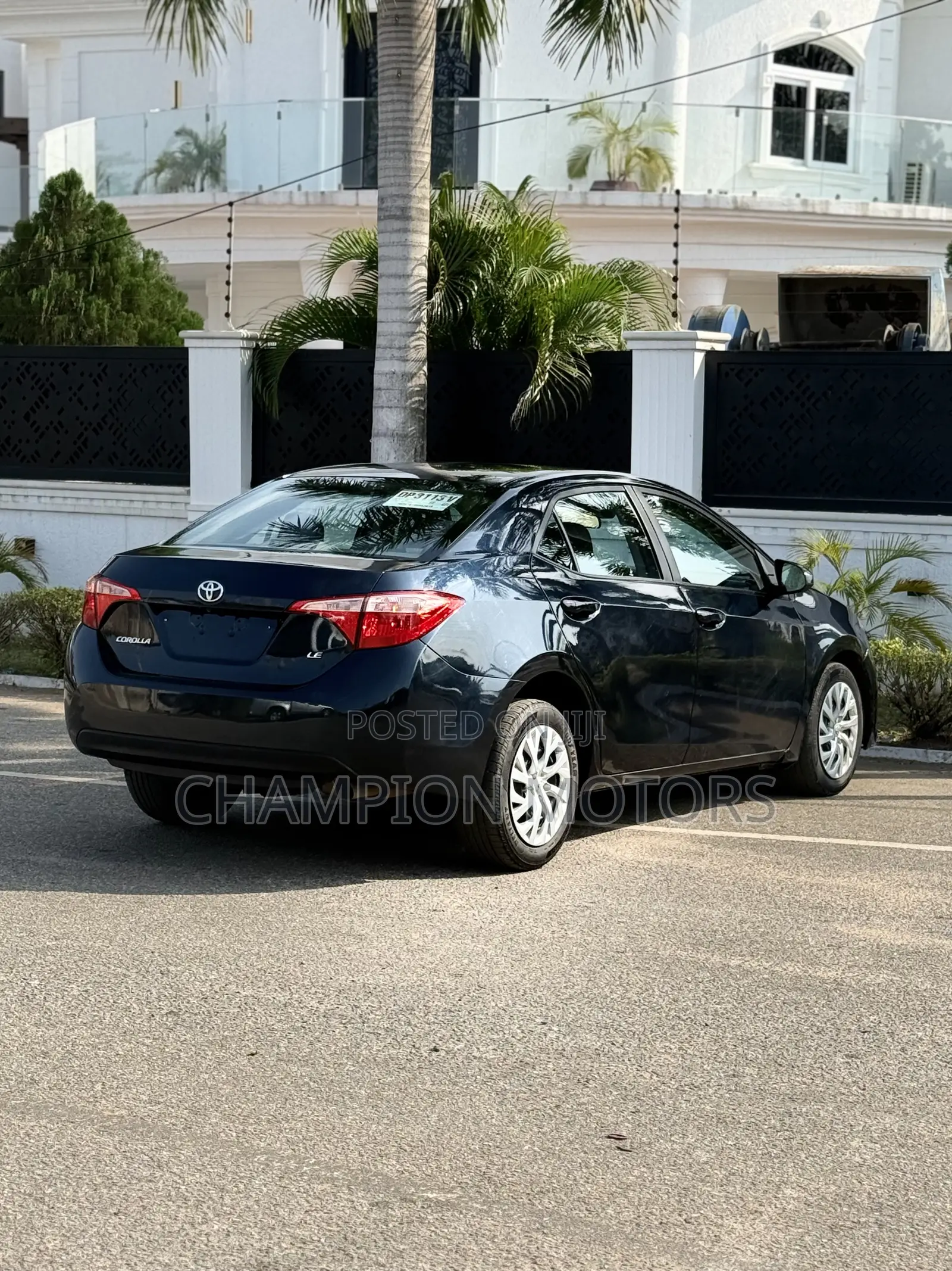 Toyota Corolla LE Eco (1.8L 4cyl 2A) 2018 Black