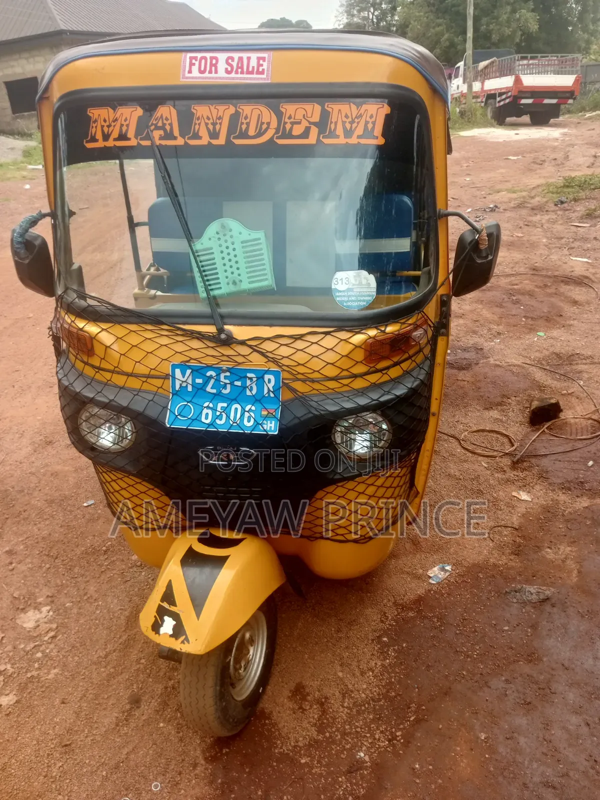 Bajaj RE 2025 Yellow